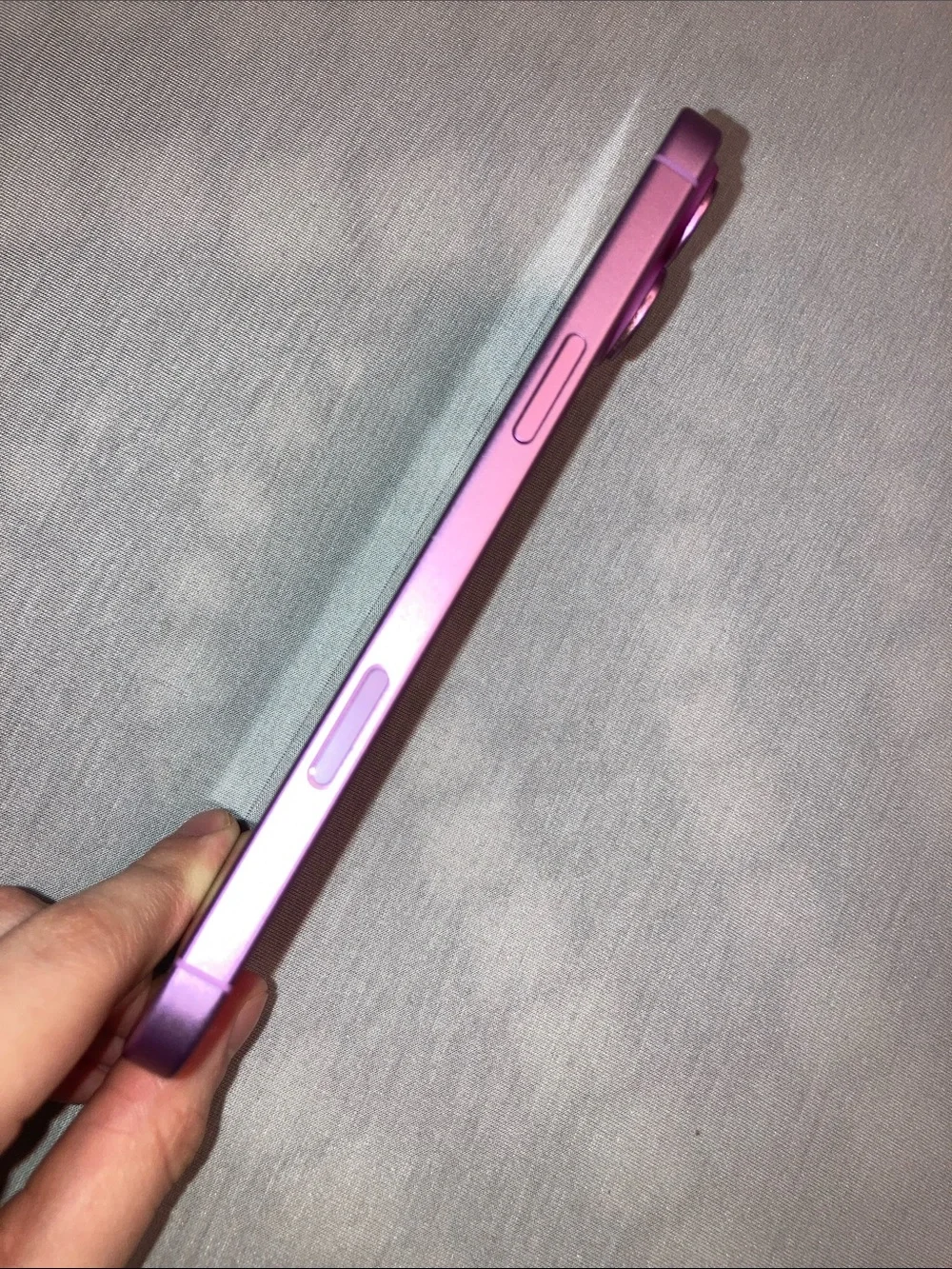 Apple iPhone in Lavender/Pink Back